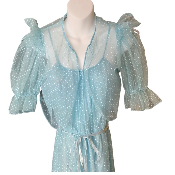 VINTAGE BABY BLUE FORMAL GOWN (VINTAGE SIZING 9/10) - Picture 3 of 11